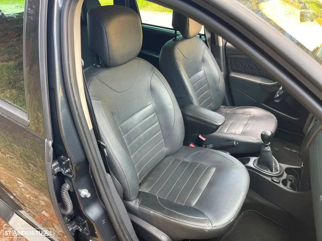 Dacia Duster 1.5 dCi SL Urban Explorer - 36