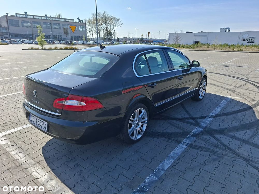 Skoda Superb 1.8 TSI DSG FAMILY - 4