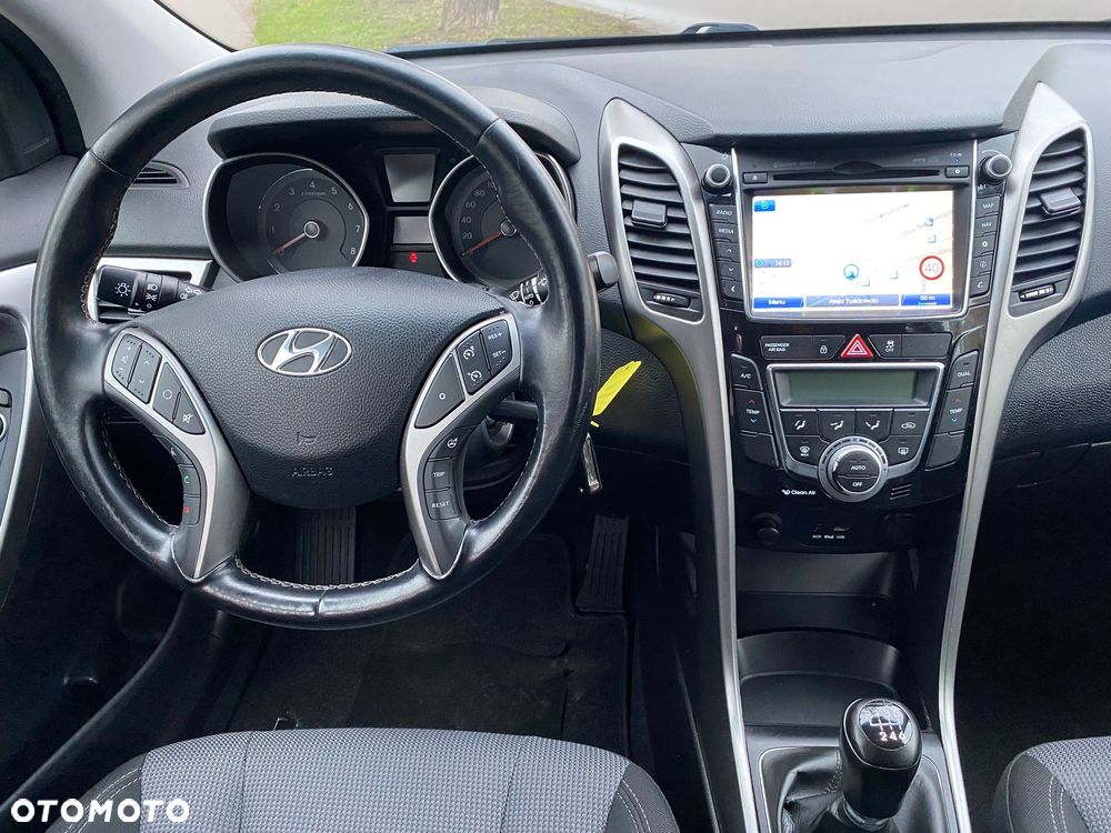 Hyundai i30 blue 1.6 GDI Trend - 13