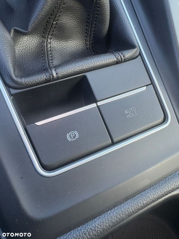 Volkswagen Golf - 16