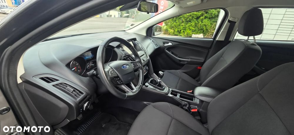 Ford Focus 1.5 EcoBoost STart-Stopp-System TITANIUM - 32