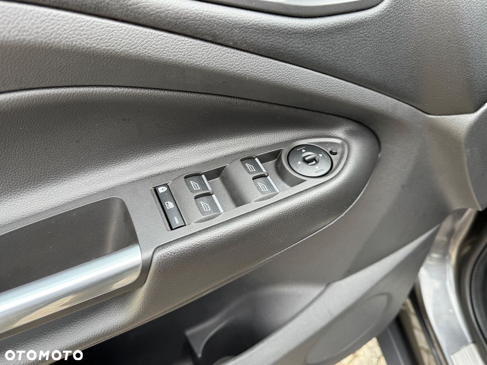 Ford Kuga 2.0 TDCi 4x4 ST-Line - 25