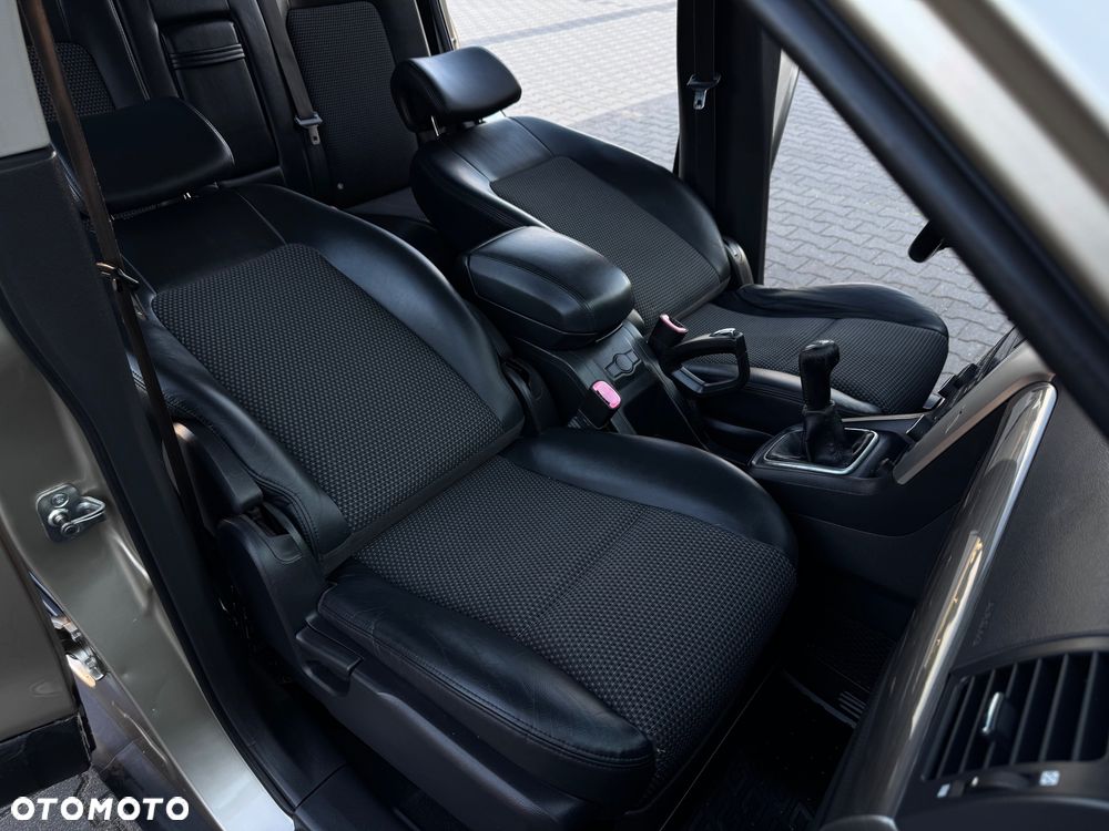 Chevrolet Captiva 2.4 2WD 7 Sitzer LS - 7