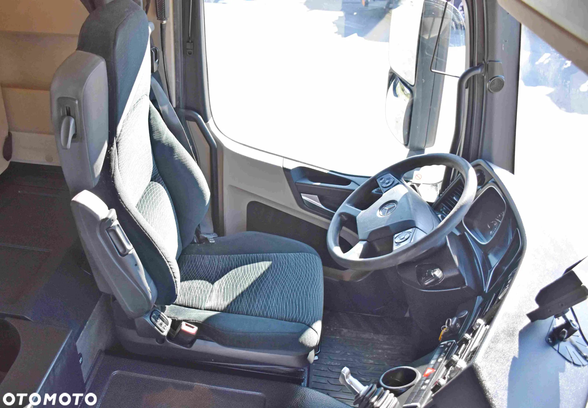 Mercedes-Benz ACTROS 1843 * CIĄGNIK SIODŁOWY * STAN BDB - 9