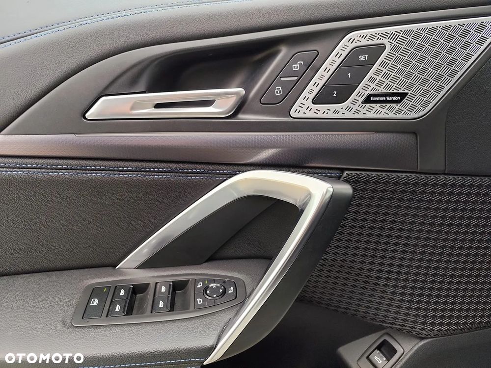 BMW iX1 xDrive30 66.5kWh M Sport - 14