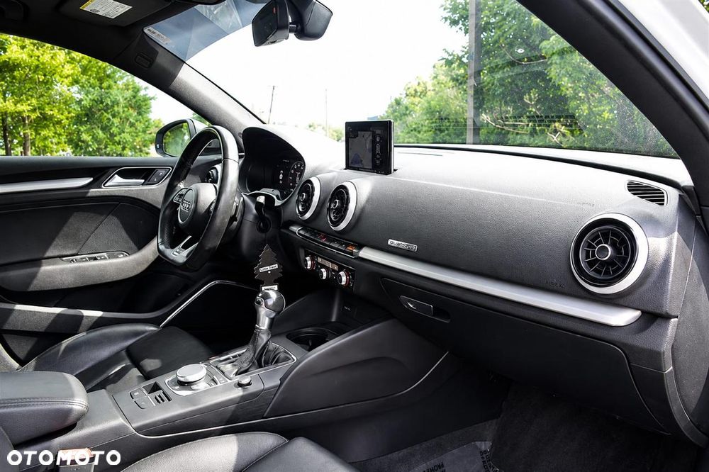 Audi S3 S tronic - 14