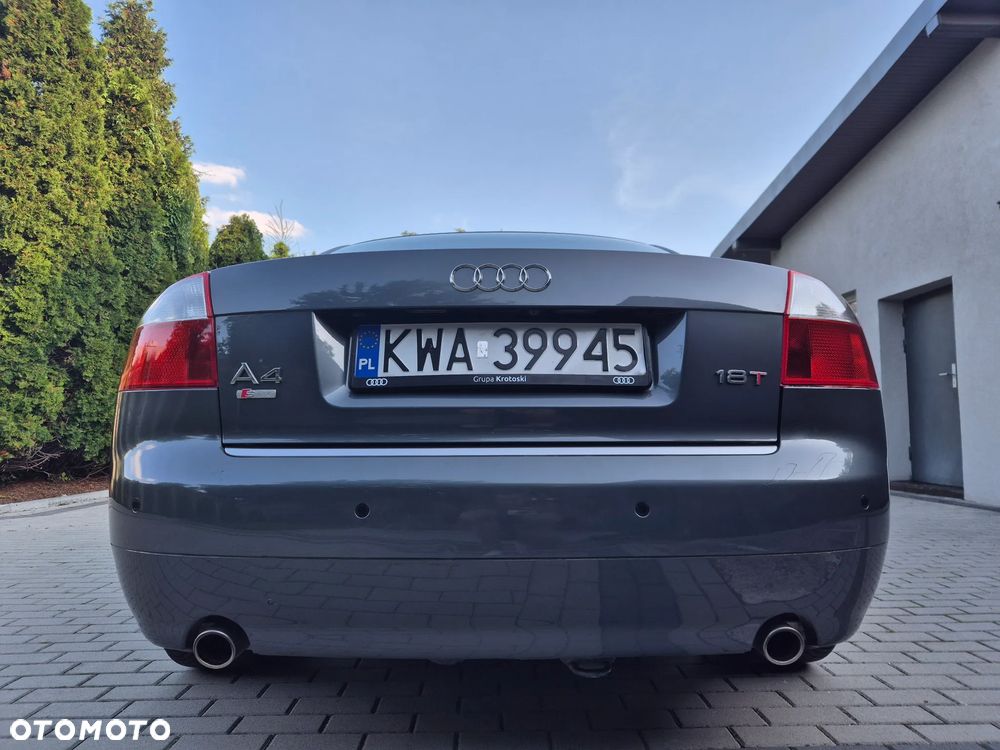 Audi A4 Limousine - 8