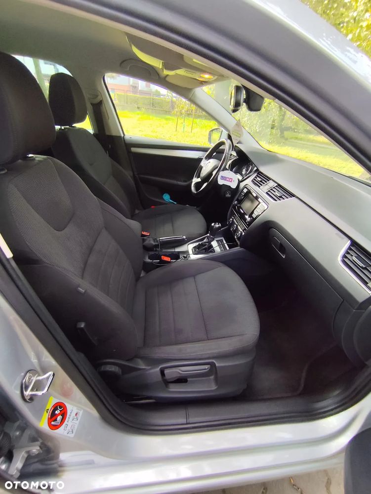 Skoda Octavia 1.6 TDI Elegance DSG - 5