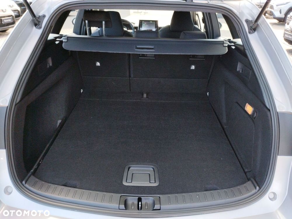 Toyota Corolla 2.0 Hybrid Comfort - 24