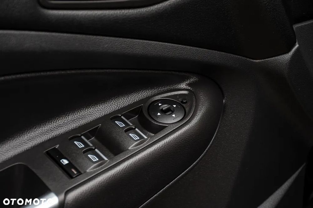 Ford Kuga 1.5 EcoBoost 2x4 Cool & Connect - 36