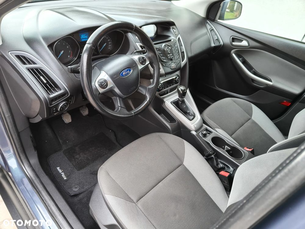Ford Focus - 25