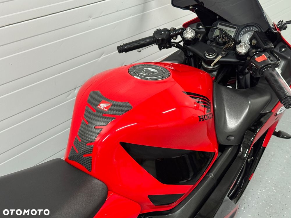 Honda CBR - 13