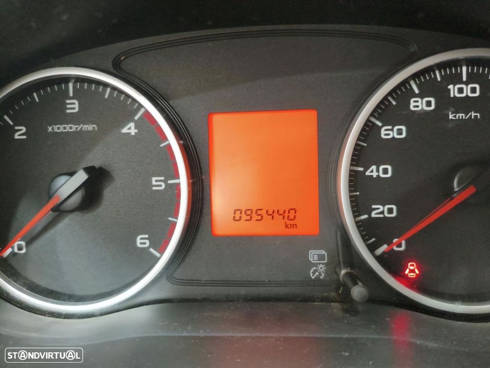 Mitsubishi L200 2.4 DI-D CD Invite 4WD - 4