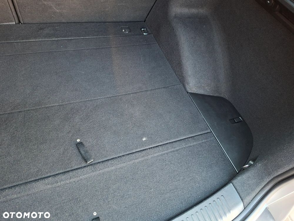 Kia Ceed - 33
