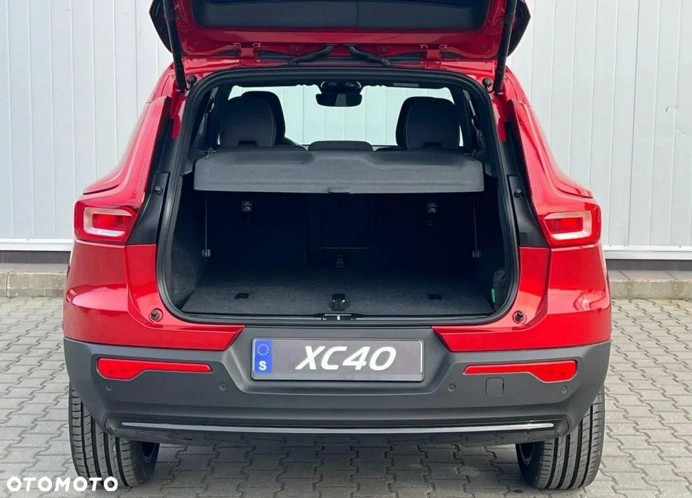 Volvo XC 40 B4 B AWD DKG Plus Bright - 14