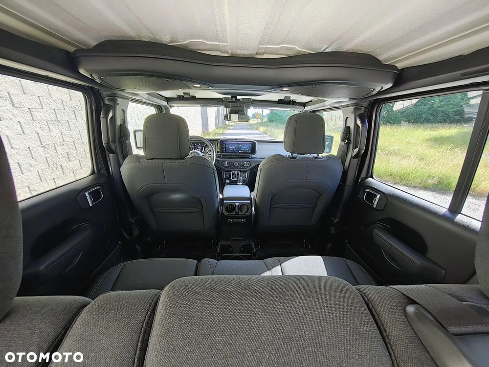 Jeep Wrangler Unlimited GME 2.0 Turbo Sahara - 28