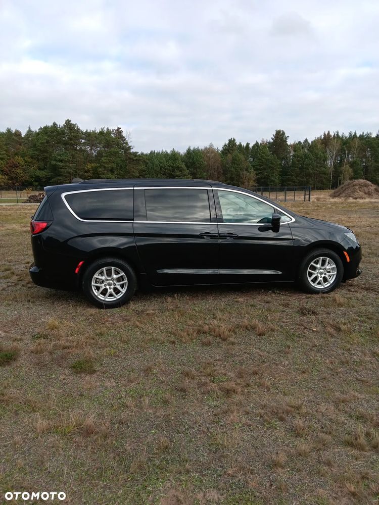 Chrysler Pacifica - 4