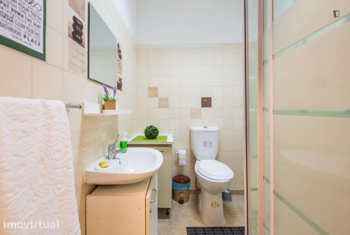 Quarto - localizado em Saldanha Lisbon - Grande imagem: 2/17