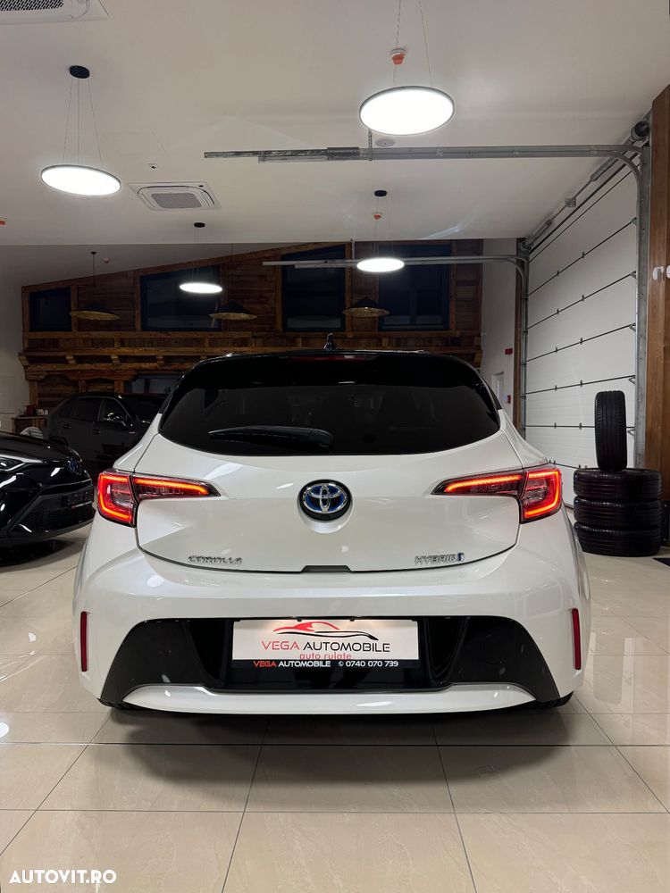 Toyota Corolla 1.8 Hybrid Team Deutschland - 38