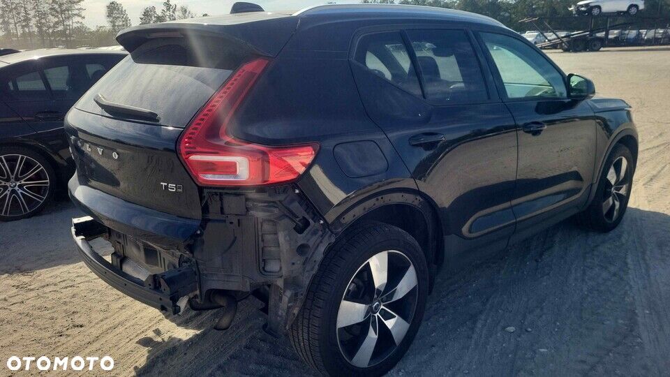 Volvo XC 40 T5 AWD Geartronic Momentum - 1