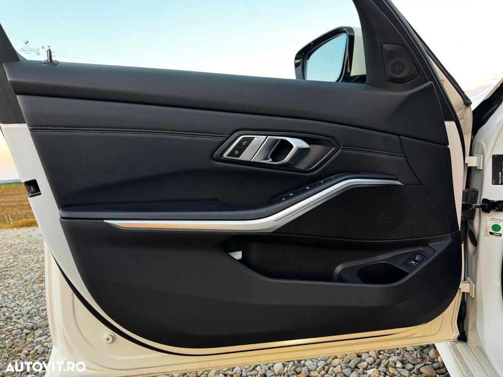 BMW Seria 3 318d Aut. Sport Line - 13