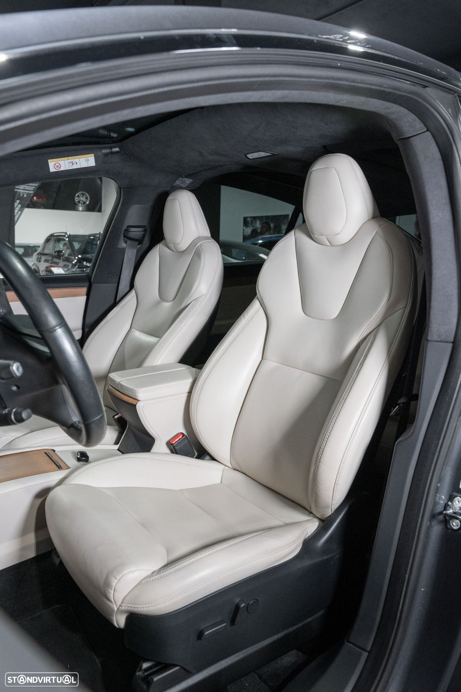 Tesla Model X - 31