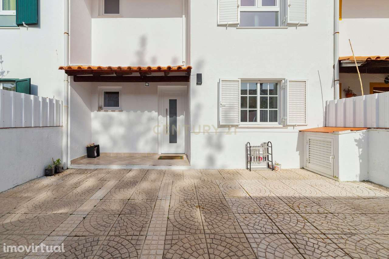 Moradia T3  situada em S. Lourenço Azeitão - Grande imagem: 4/24