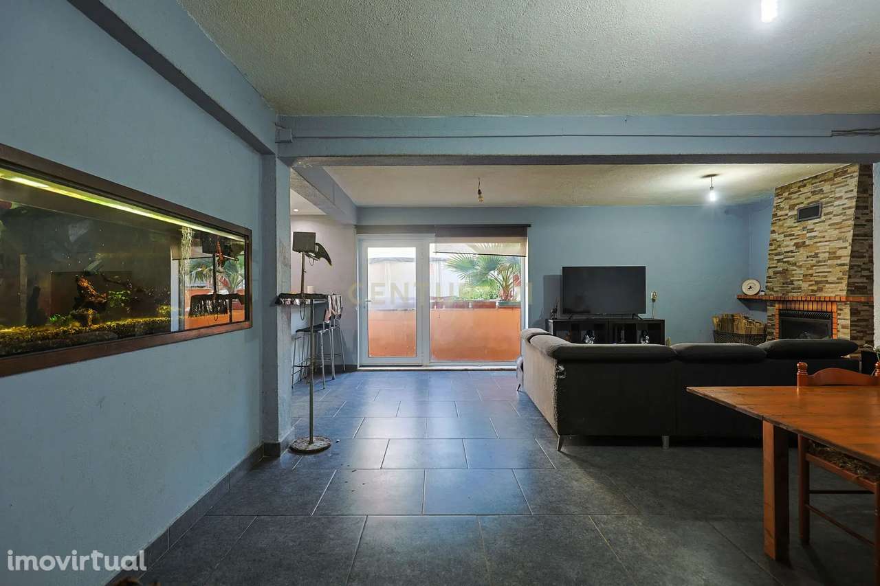 Moradia  T3 com Excelente Potencial! - Grande imagem: 2/30