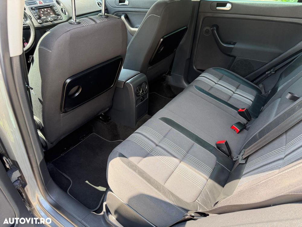 Volkswagen Golf 2.0 TDI DPF BlueMotion Technology MATCH - 25
