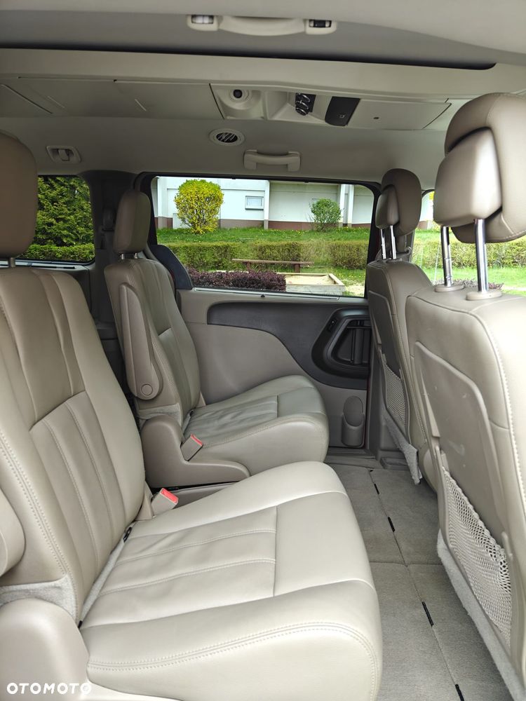 Chrysler Town & Country 3.6 Touring - 16