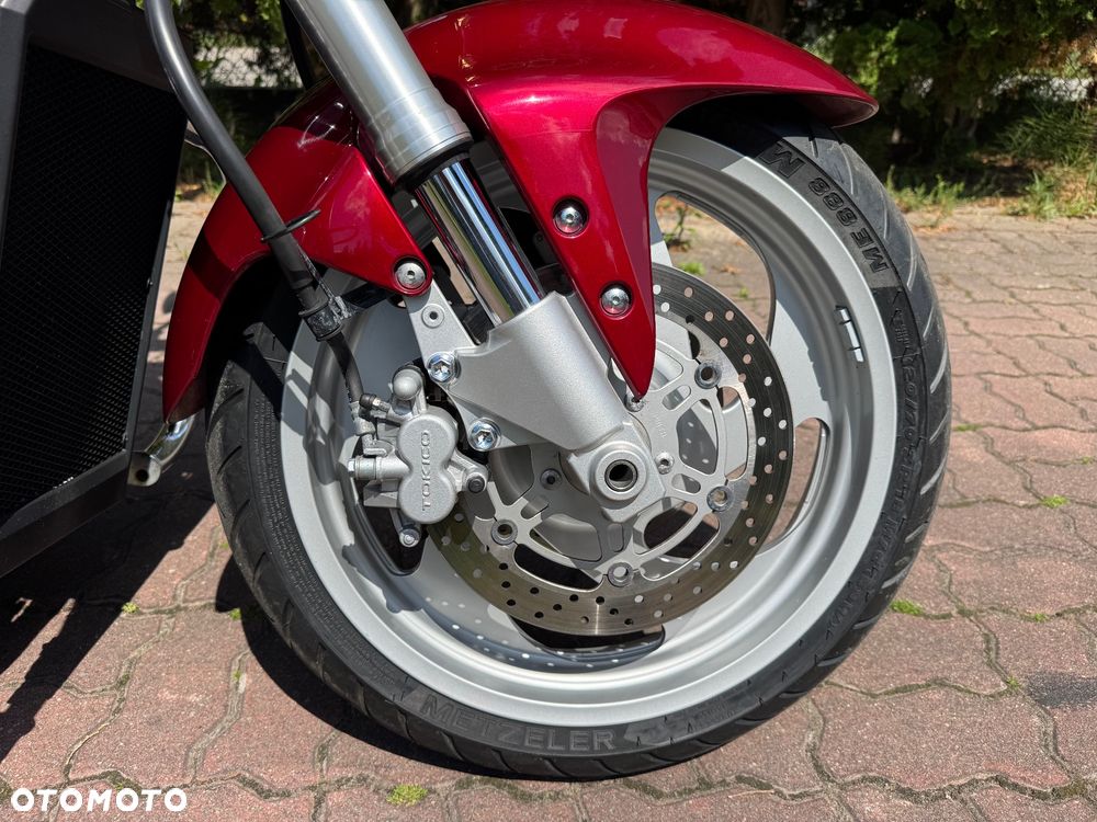 Suzuki Intruder - 7