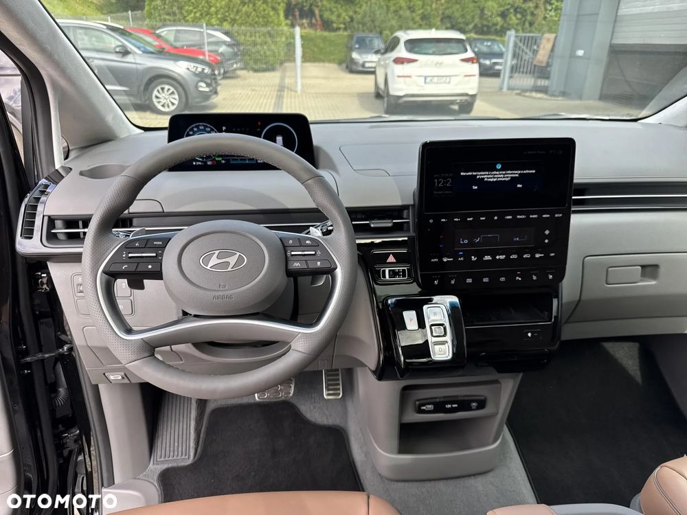 Hyundai Staria 1.6 T-GDI HEV Luxury - 13