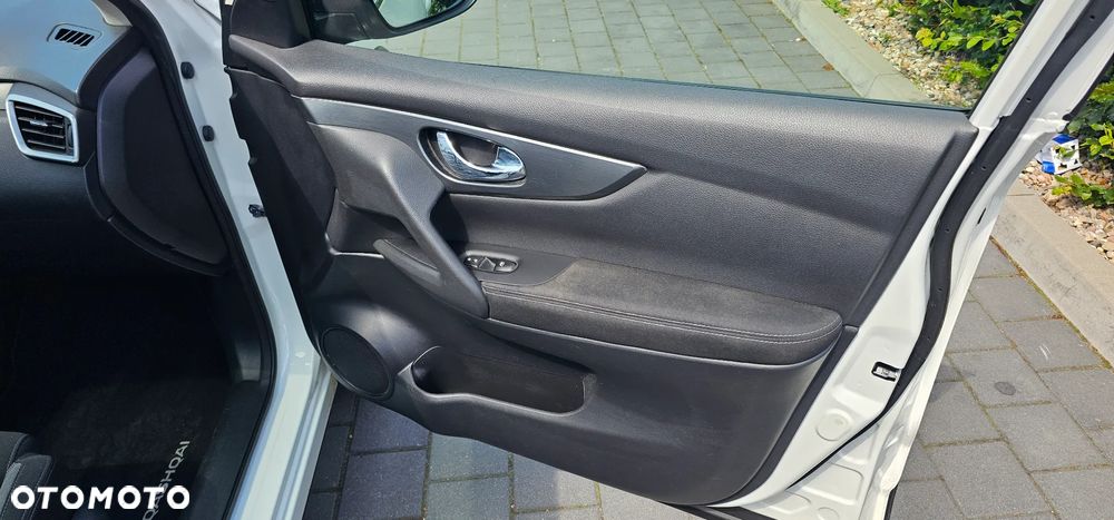 Nissan Qashqai 1.6 DCi Xtronic N-Connecta - 22