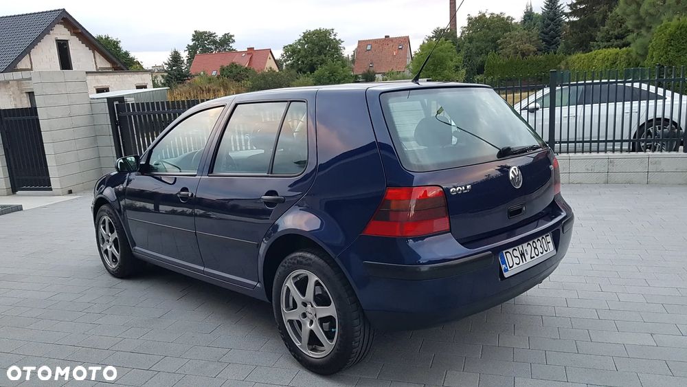 Volkswagen Golf 1.6 Comfortline - 26