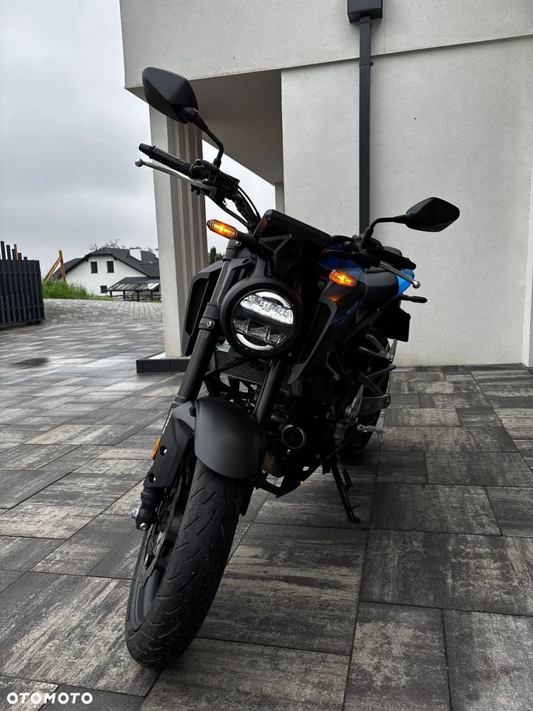 Honda CB - 4