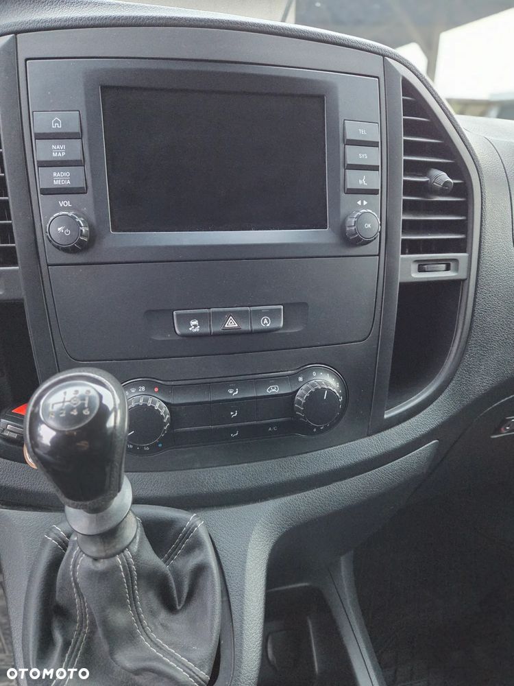 Mercedes-Benz Vito Mixto 5 miejsc - 17