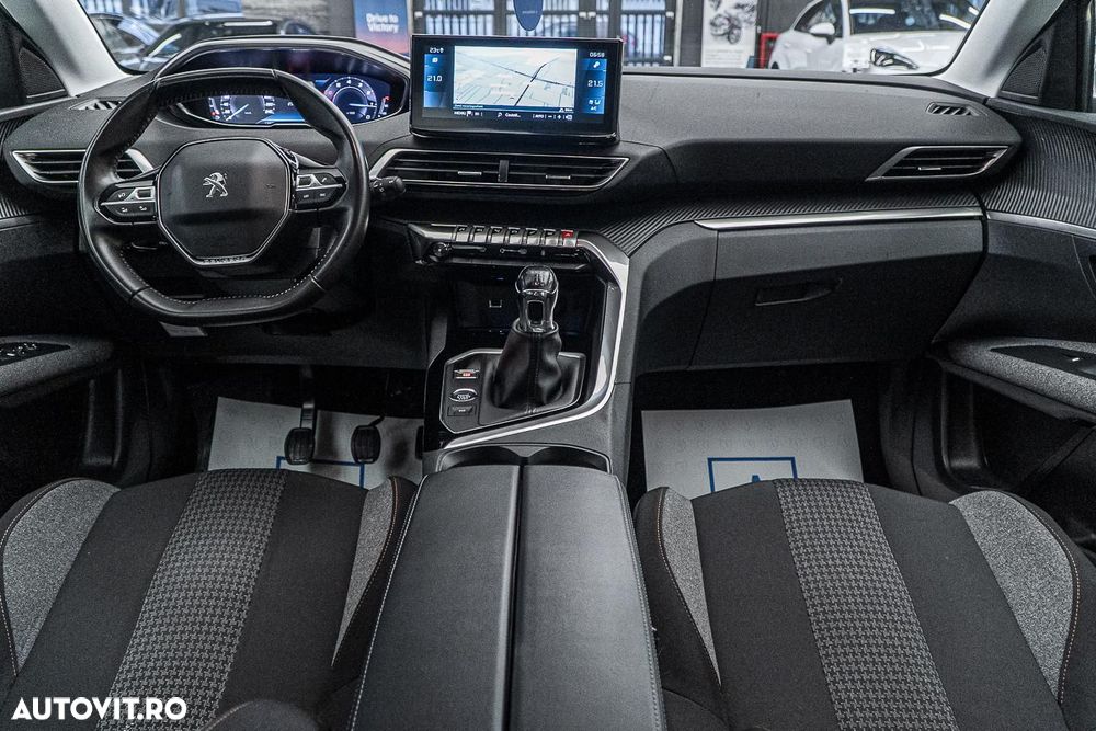 Peugeot 3008 1.2 PureTech 130 BVM6 Allure Pack - 28