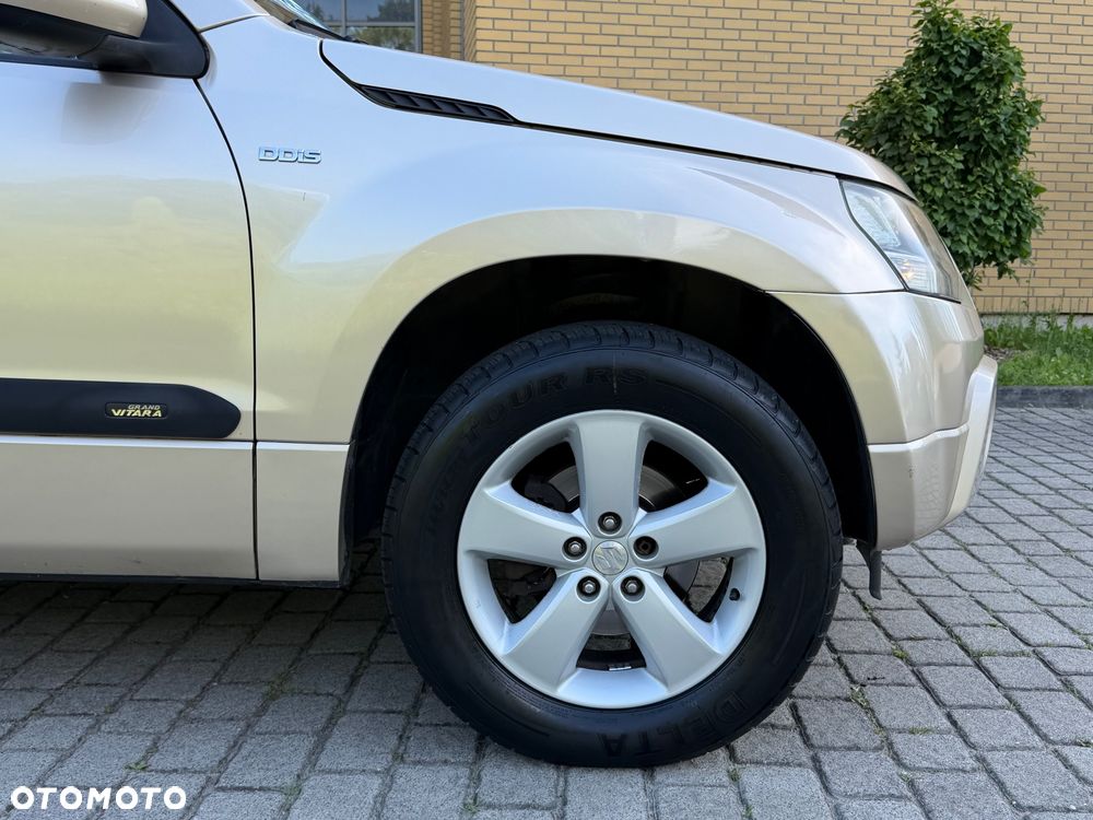 Suzuki Grand Vitara 1.9 DDiS Premium EU5 - 28
