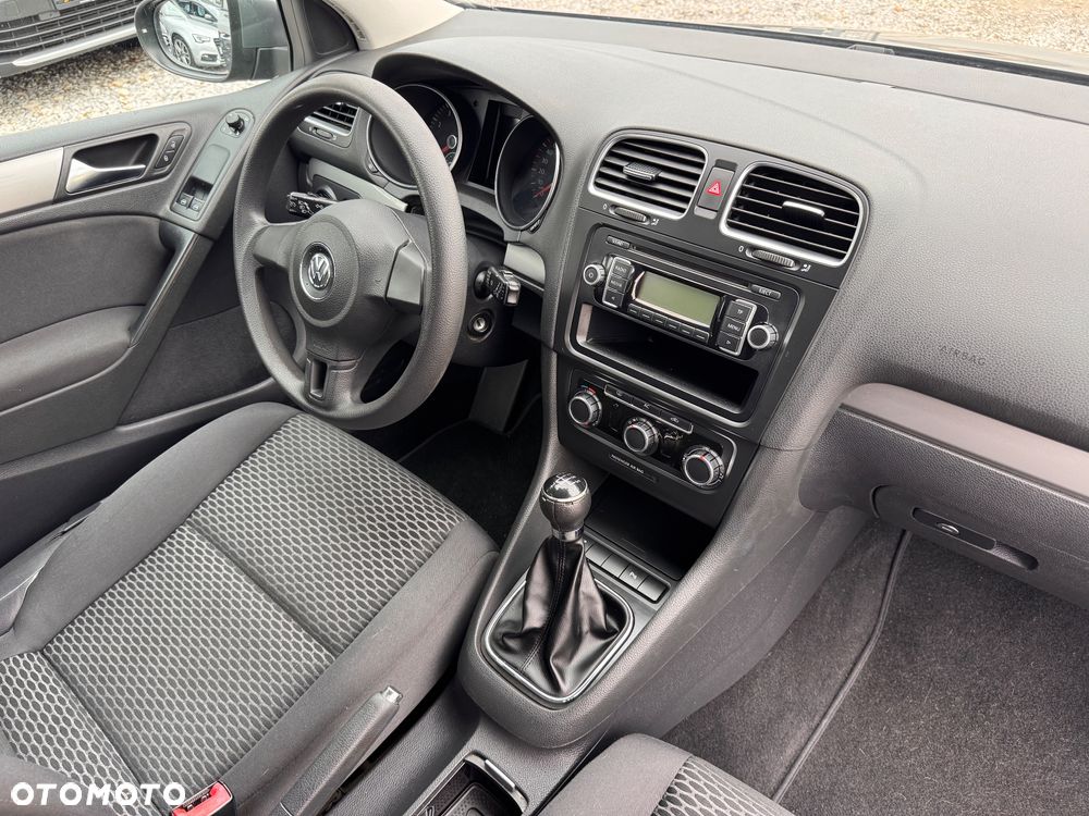 Volkswagen Golf - 24