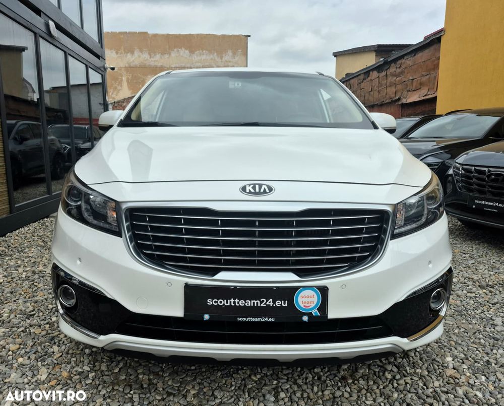 Kia Carnival - 10