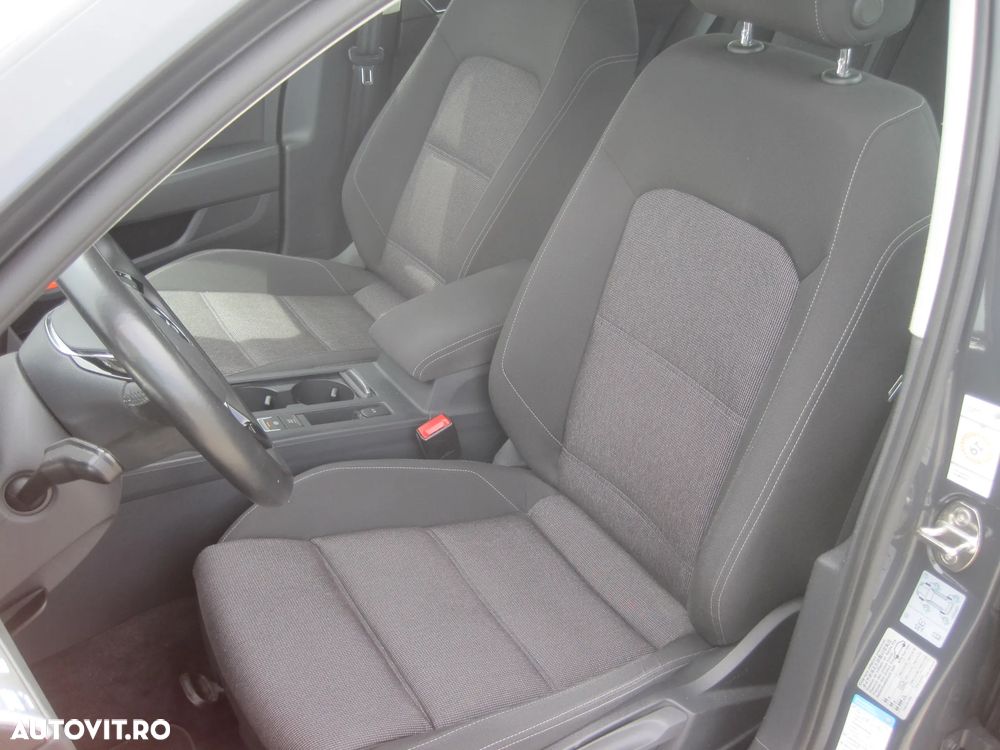 Volkswagen Passat 2.0 TDI Comfortline - 11