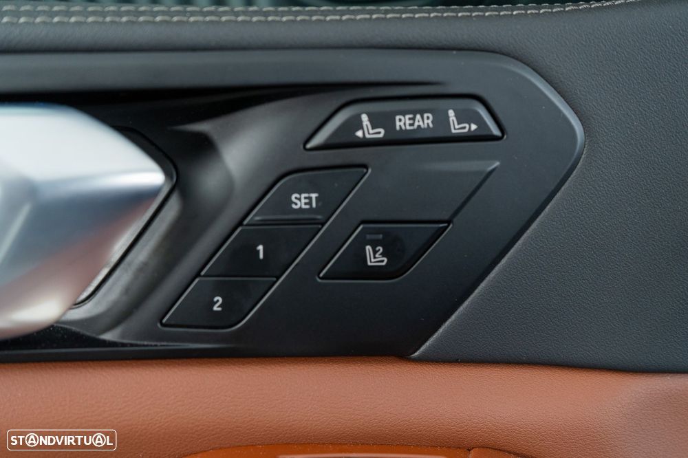 BMW X7 40 d xDrive Pack M Desportivo - 46