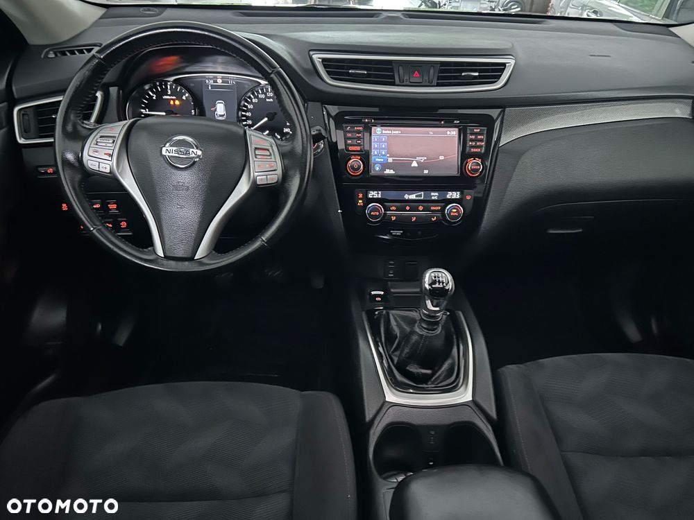 Nissan X-Trail 1.6 DCi N-Connecta 4WD 7os - 23