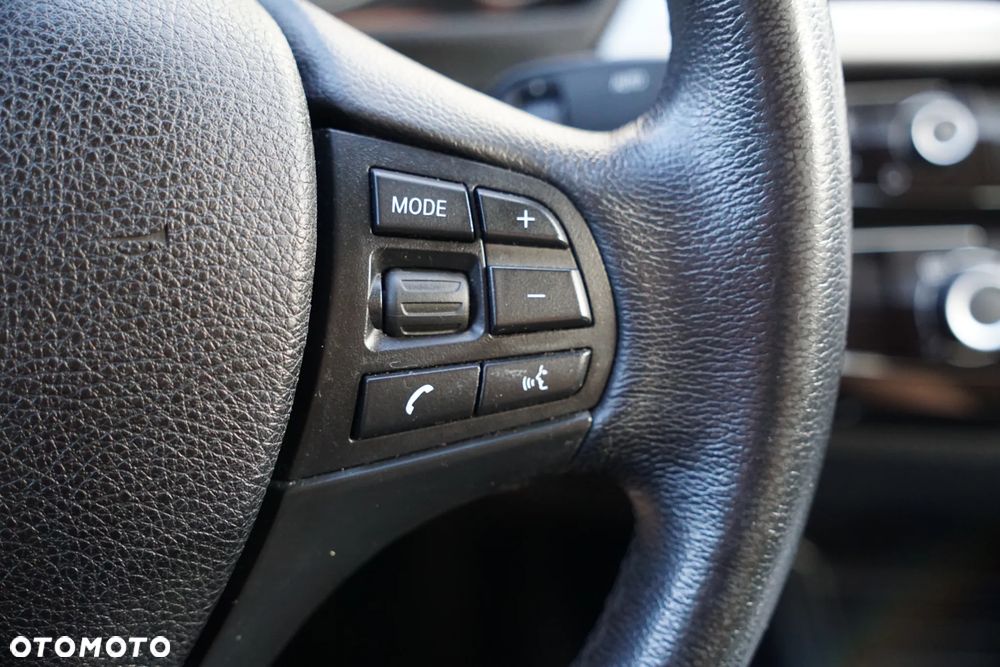 BMW Seria 3 318i - 16