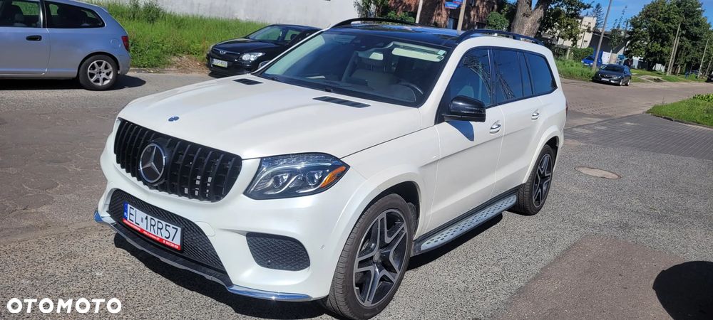 Mercedes-Benz GLS - 1