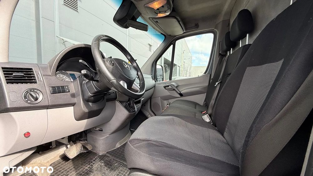 Mercedes-Benz Sprinter - 13