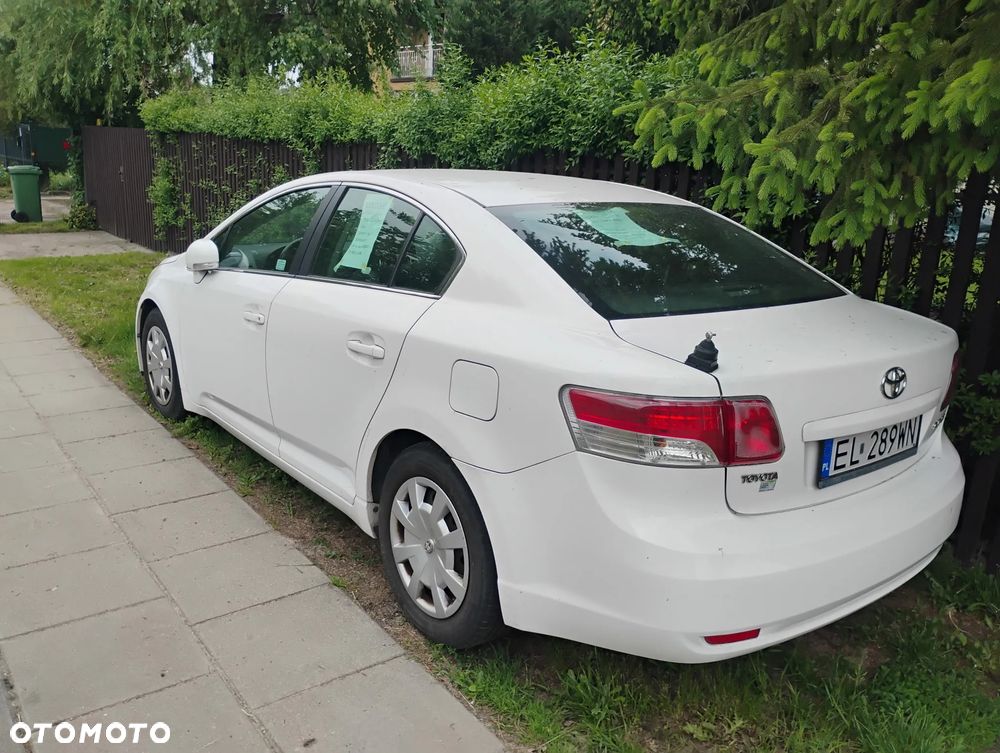 Toyota Avensis 2.0 D-4D Luna - 1