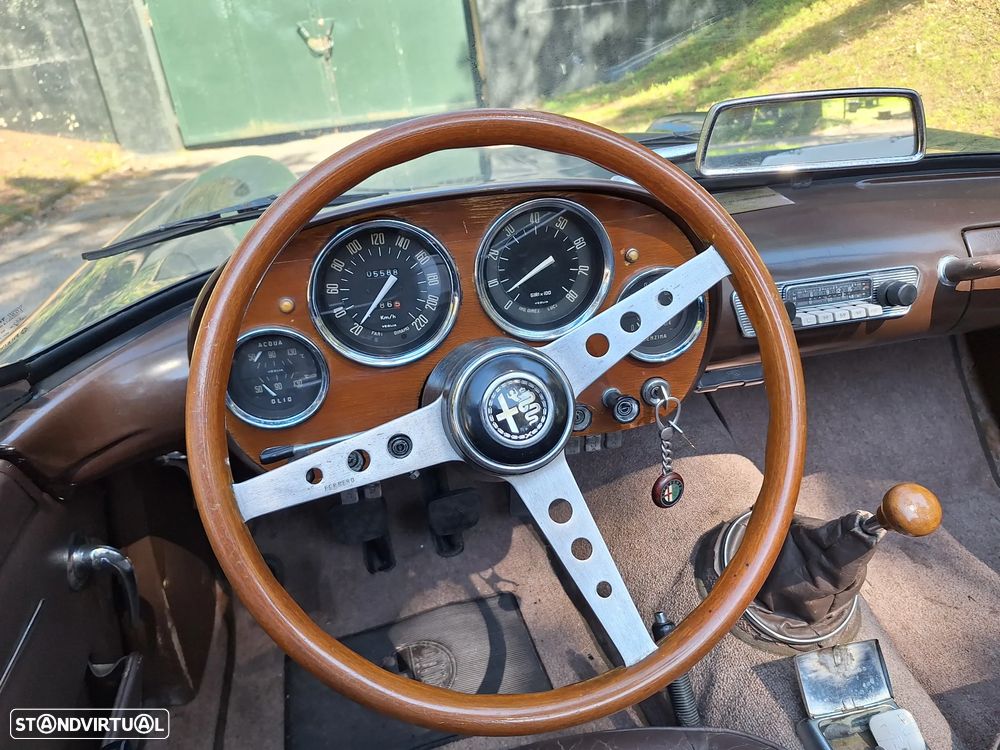Alfa Romeo Spider - 29