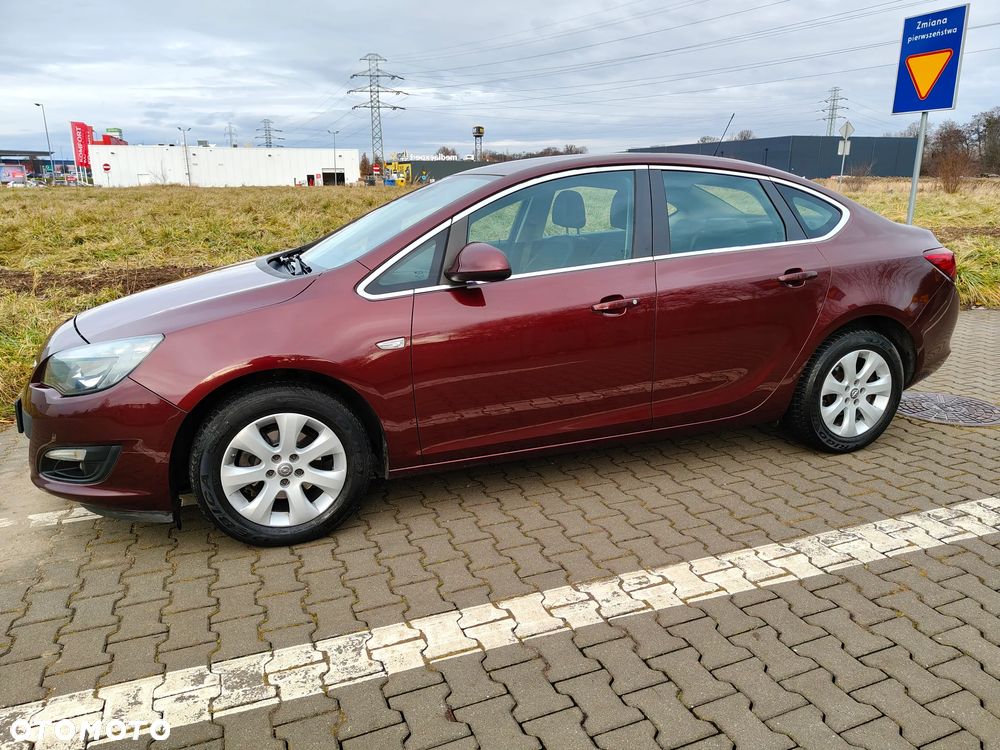 Opel Astra 1.4 T Executive EU6 - 3
