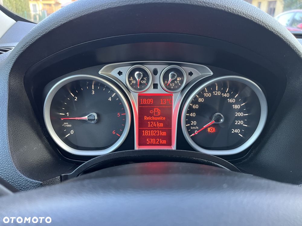 Ford Kuga 2.0 TDCi 2x4 Champions Edition - 17